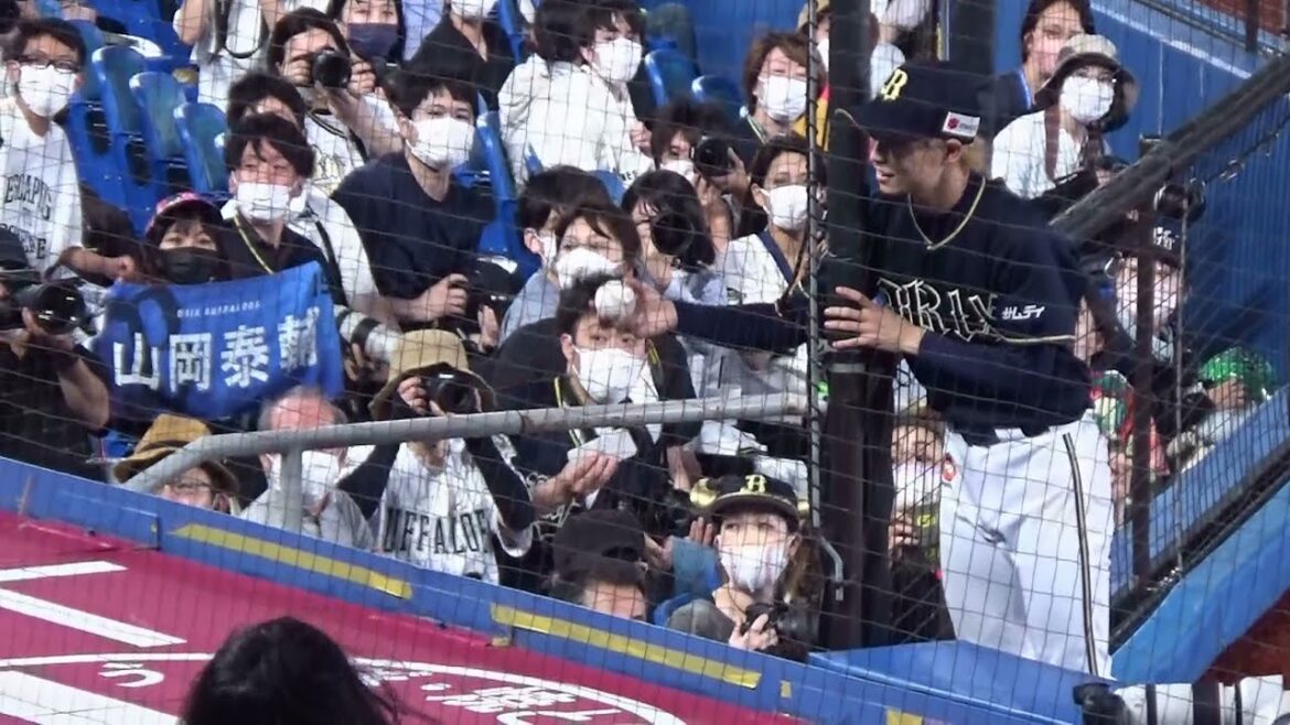 【性格もイケメン】オリックス山岡泰輔投手、完封勝利のウイニングボールを観客席の子供にプレゼント【2022.6.24 千葉ロッテ vs オリックス 10回戦】