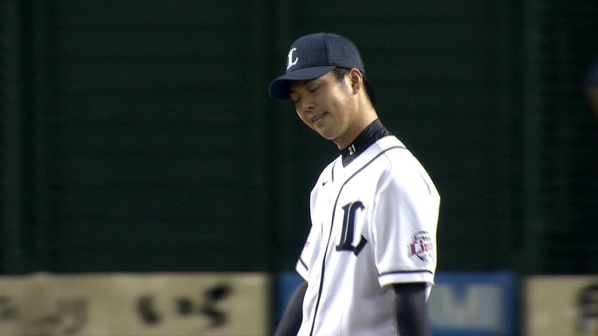 あらら、十亀大暴投…思わず首ひねる 2013.08.07 L-F あらら、十亀大暴投...思わず首ひねる 2013.08.07 L-F