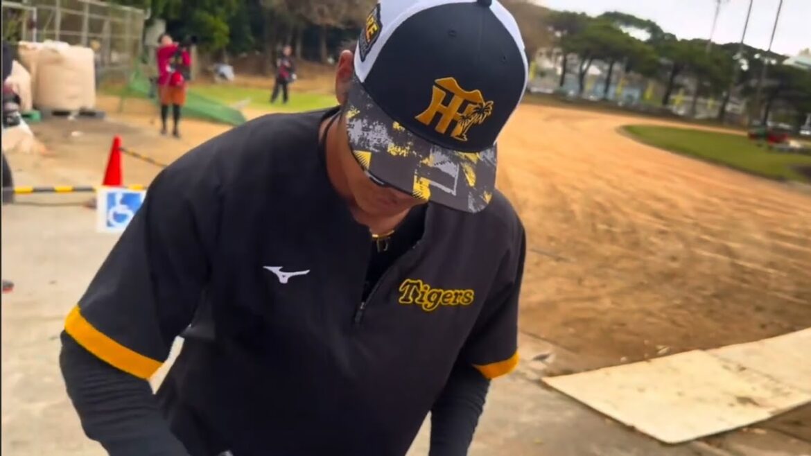 小野寺暖選手が…アレしてくれました【選手サイン⑤】小野寺暖￼￼ 佐藤輝明 熊谷敬宥 内野特守⚾️阪神沖縄宜野座キャンプ　24/2/26 #阪神タイガース #小野寺暖 #佐藤輝明