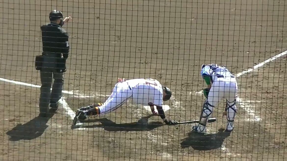 若林晃弘デッドボールでベンチへ一旦下がる【教育リーグ読売ジャイアンツ対 西武ライオンズ2024年3月10日】