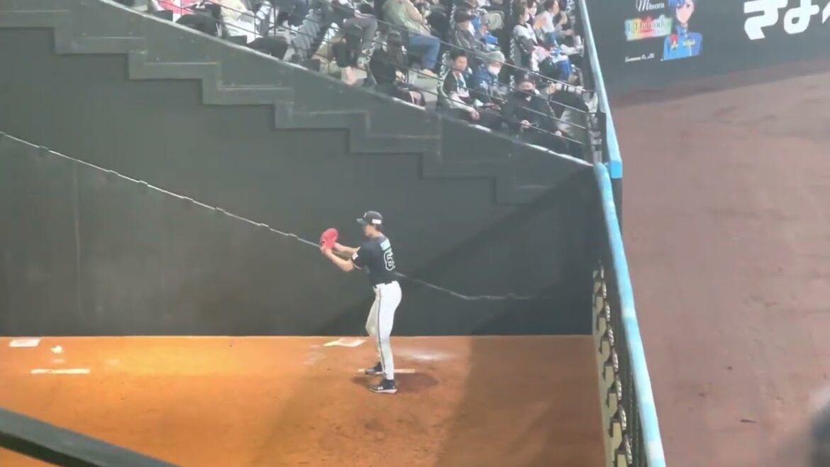 【吹田の主婦】山﨑颯一郎のブルペンピッチング‼︎女性ファンに囲まれながらアップしてます‼︎エスコンフィールド北海道　オリックス