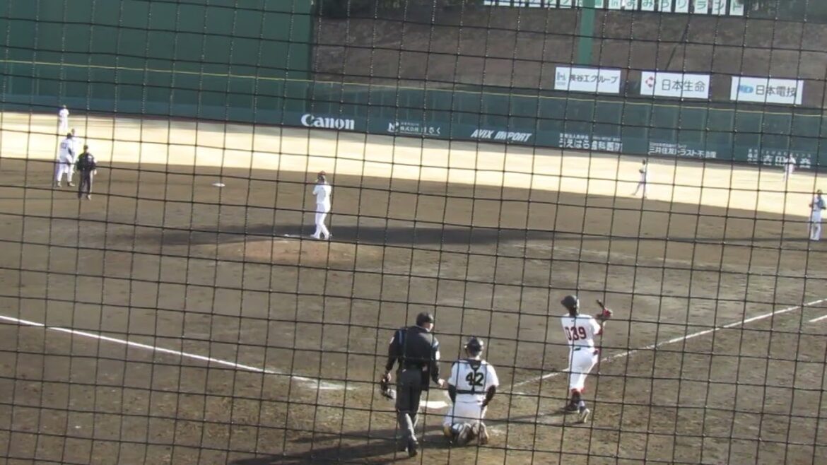 一塁ゴロに倒れる立岡宗一郎（練習試合 読売ジャイアンツ対 尚武フェニックス2024年3月3日）