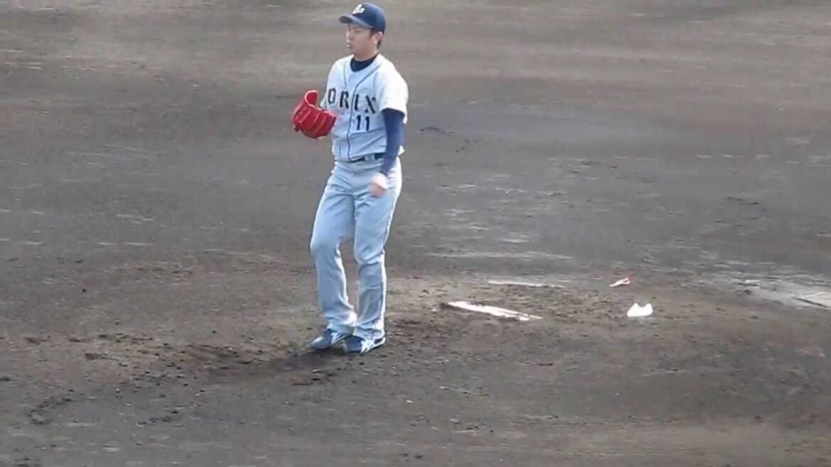 紅白戦、プレー前の投球練習する松葉貴大投手（#11）オリックス春季キャンプ2014