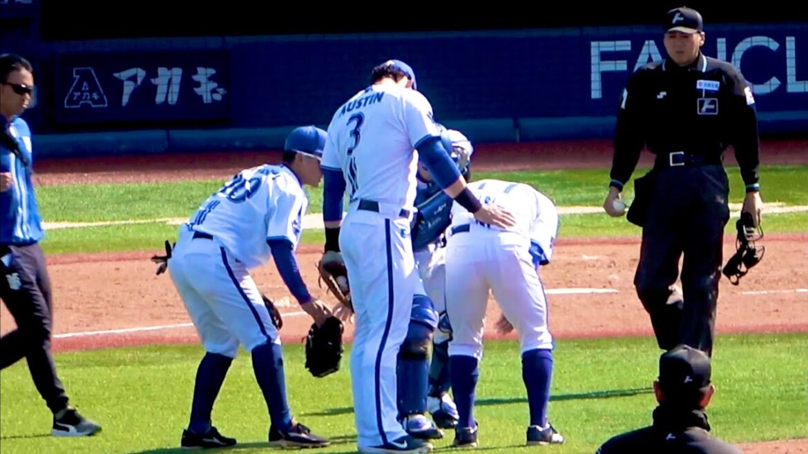 東大丈夫？ うずくまる東にダッシュで駆け寄るオースティン 横浜DeNAベイスターズ 2024/3/15