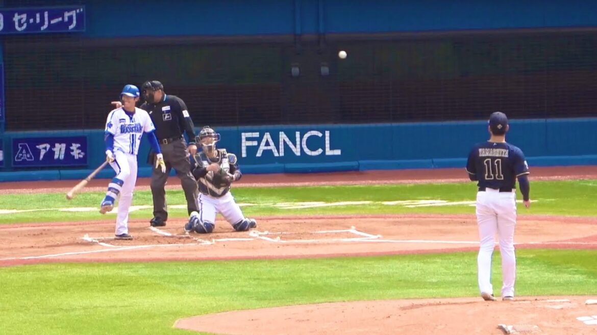 何があった？w 山下舜平大の初球に思わず声が出る度会くん 横浜DeNAベイスターズ 2024/3/19