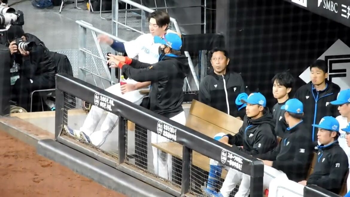 【日本ハム】新庄監督と松本剛選手 ベンチで話し合い【2024年3月22日】