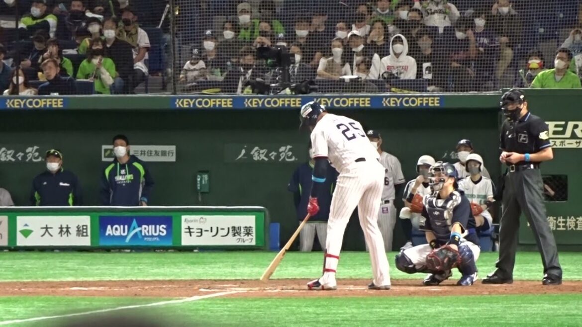 ドミンゴ・サンタナ(ヤクルト) Domingo Santana 日本プロ野球NPB SMBC日本シリーズ2021 オリックス・バファローズ 対 東京ヤクルトスワローズ 第3戦 東京D