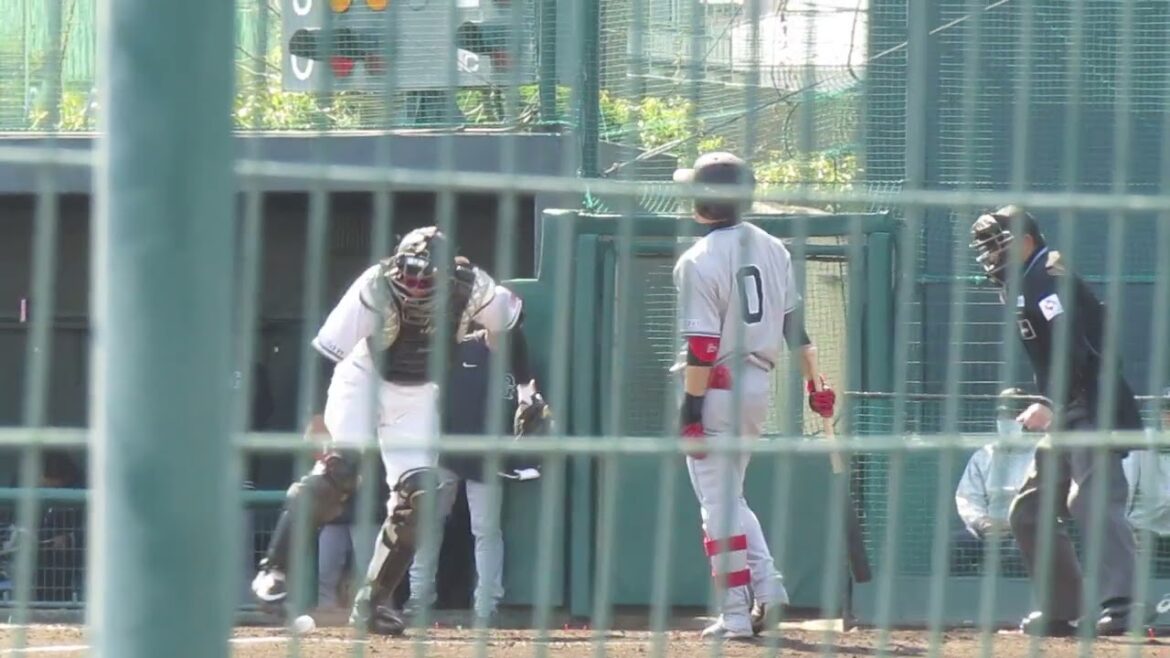 【巨人】４回バントで一塁狙う舟越秀虎の姿と増田大輝の姿（春季リーグ 千葉ロッテマリーンズ対 読売ジャイアンツ2024年3月14日）