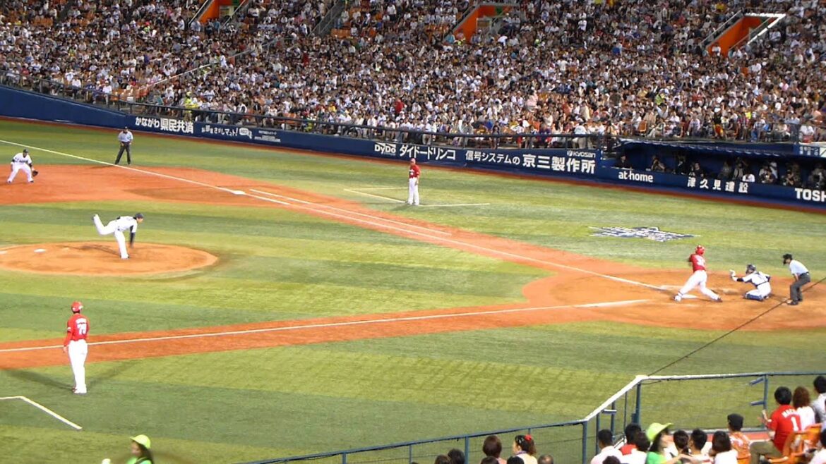 国吉佑樹 石原慶幸を空振り三振に抑える 20120715