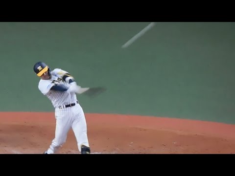 チーム1号ホームランは代打原口文仁!!1ストライクから代打起用の采配に一振りで応えた見事なホームランで開幕3連勝!! チーム1号ホームランは代打原口文仁!!1ストライクから代打起用の采配に一振りで応えた見事なホームランで開幕3連勝!!