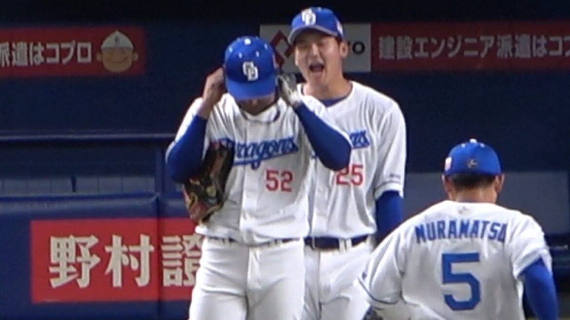 耳元で大声を出す石川昂弥の攻撃を察知して耳栓でガードする加藤翔平（笑） (2023/05/10)