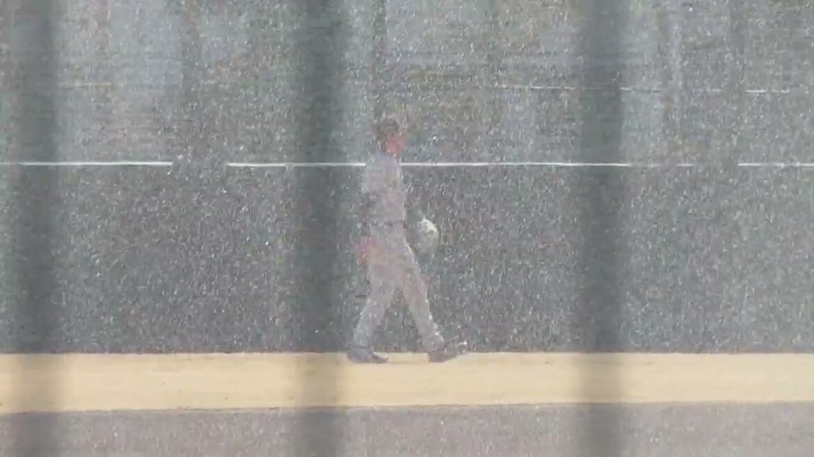 【巨人】先発予定 木下幹也がキャッチボール（春季リーグ 千葉ロッテマリーンズ対 読売ジャイアンツ2024年3月14日）