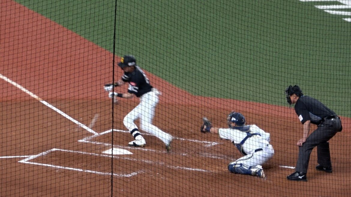 むちゃくちゃ警戒されている状況で絶妙な位置にボールを転がして快足を飛ばす周東のセーフティになす術ないオリナイン