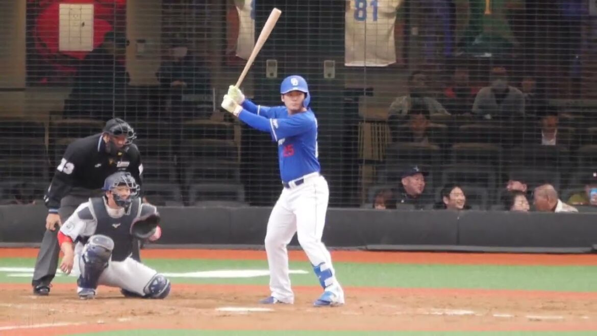中日ドラゴンズ 石川昂弥 バッティングフォーム&バッティング（ライナー性のいい当たり）
