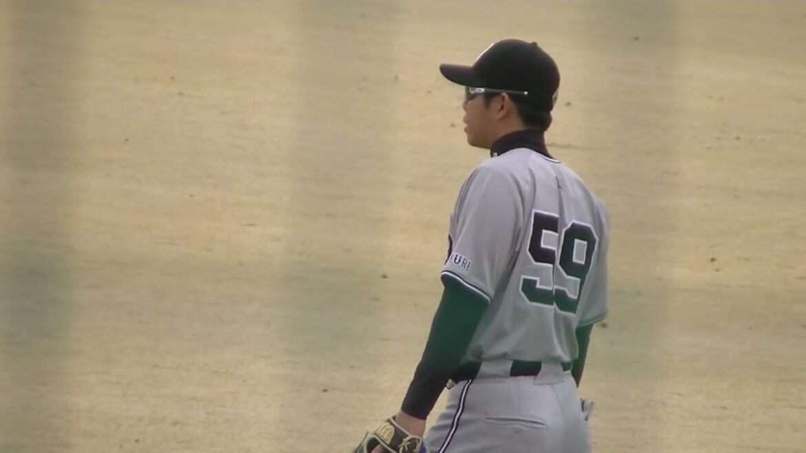 外野からピッチャーに声をかけまくる松原聖弥（ ヤクルトスワローズ対 読売ジャイアンツ2024年3月28日）