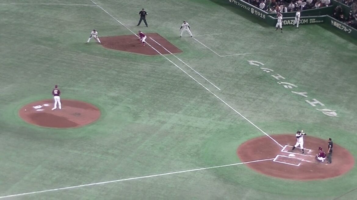 オドーアをセンターフライに打ち取る鈴木翔天（2024年3月22日 読売ジャイアンツ対 楽天ゴールデンイーグルス）