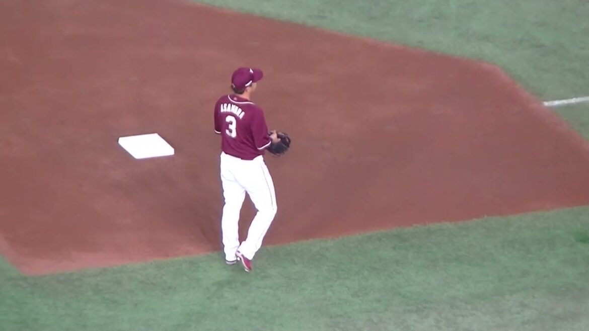 【イーグルス】キャッチングの真似する浅村栄斗 フレーミングが上手い 東京ドーム2024年3月23日 読売ジャイアンツ対 楽天ゴールデンイーグルス 試合前