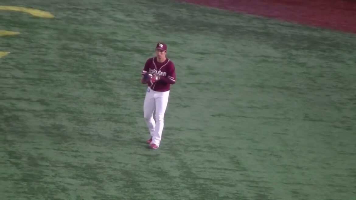 【楽天】小郷裕哉の外野守備練習＜読売ジャイアンツ対 楽天イーグルス 2024年3月22日 試合前＞