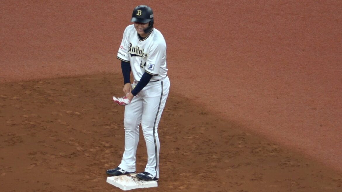 打撃好調の紅林、ツーベースを打ってご満悦な様子