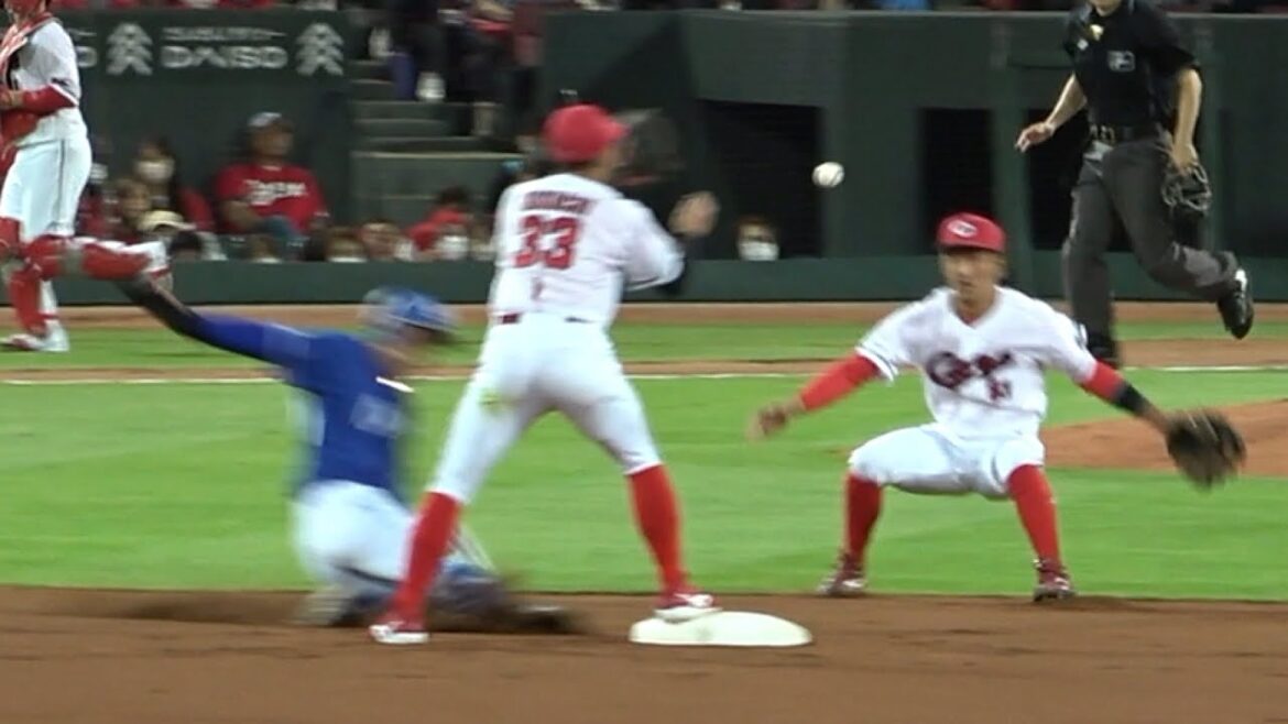 相手のトスより先に2塁へ到達して野選を誘った岡林の速すぎる走塁！！ (2023/05/23)