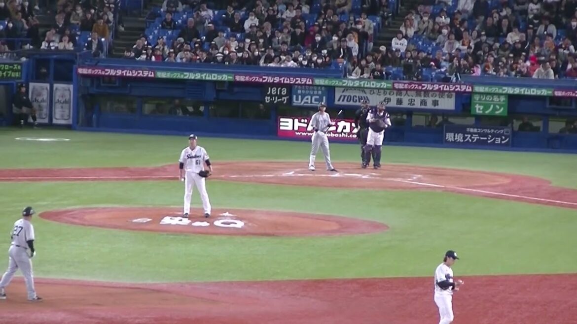 吉川尚輝 左中間へ2点タイムリーヒットを放つ（2024年4月11日 ヤクルトスワローズ 対 読売ジャイアンツ）