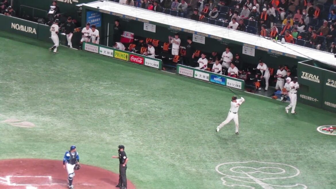 チャンスでの坂本勇人と大城卓三の打席とジャイアンツベンチの選手たち2024年4月6日 読売ジャイアンツ対 横浜DeNAベイスターズ