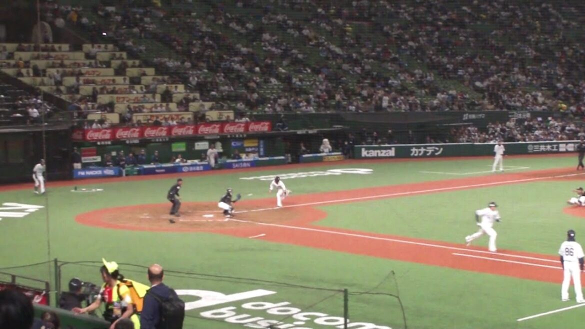ロッテ 友杉篤輝 ナイスプレーで本塁タッチアウト　西武 vs ロッテ　2024年4月10日(水)