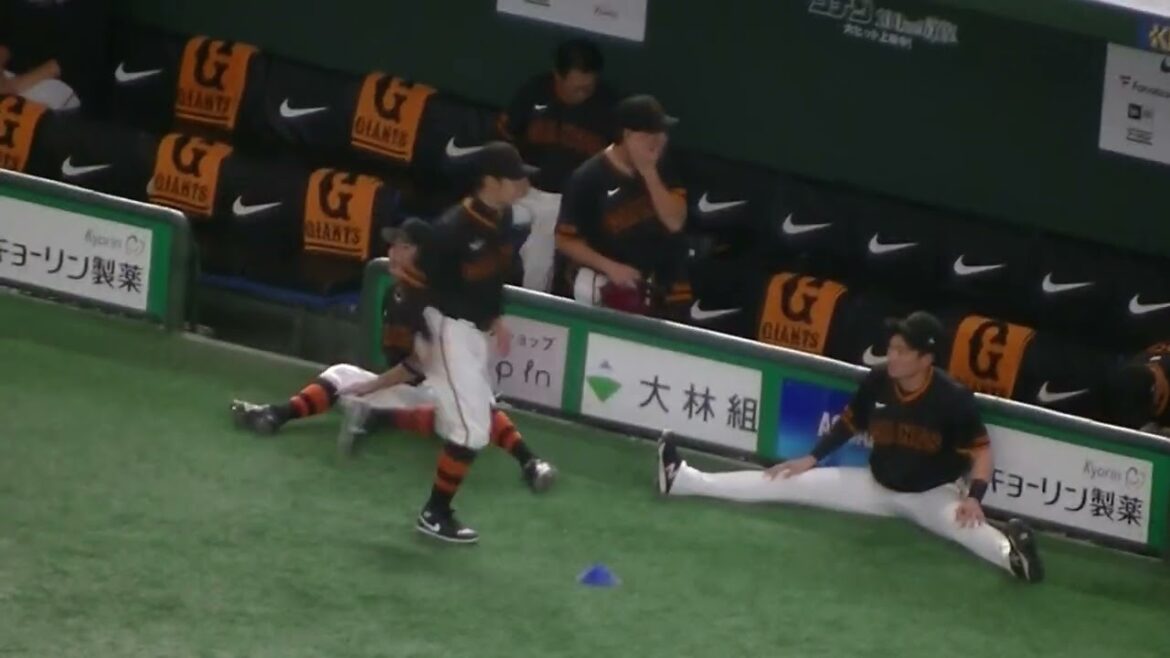 巨人 ストレッチする門脇誠などの様子【 読売ジャイアンツ対 広島カープ2024年4月13日】