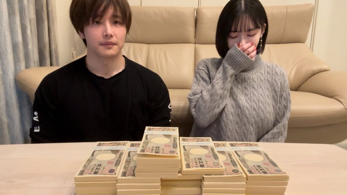 泣き疲れるぐらい落ち込んでる深田えいみさんを家に招きました。