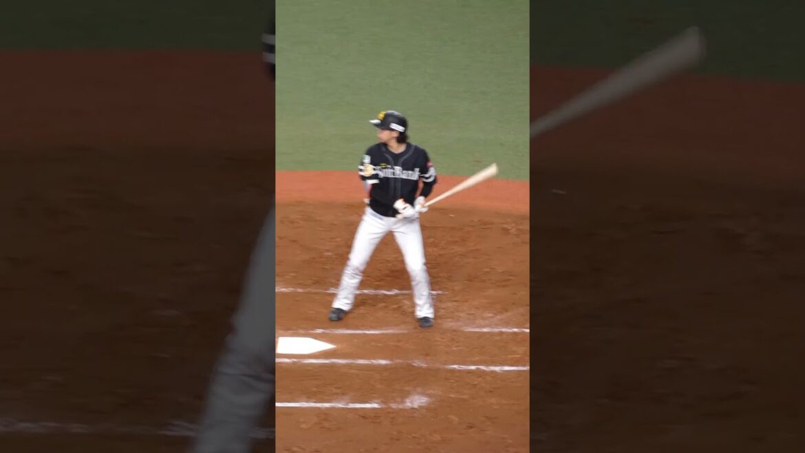 川瀬 晃　すんません、汚したホームベースは自分でキレイにします　#福岡ソフトバンクホークス #shorts
