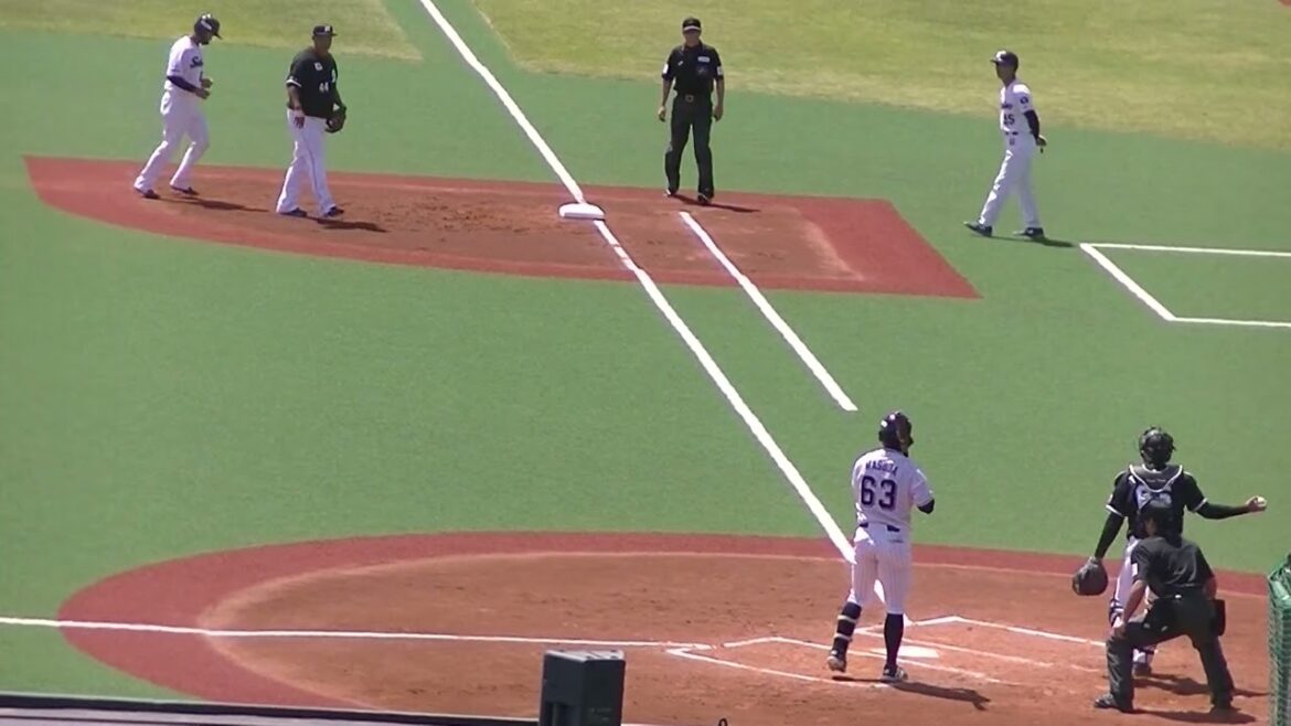 増田珠をゲッツーに打ち取る二木康太【ヤクルトスワローズ対 千葉ロッテマリーンズ イースタン2024年4月19日】