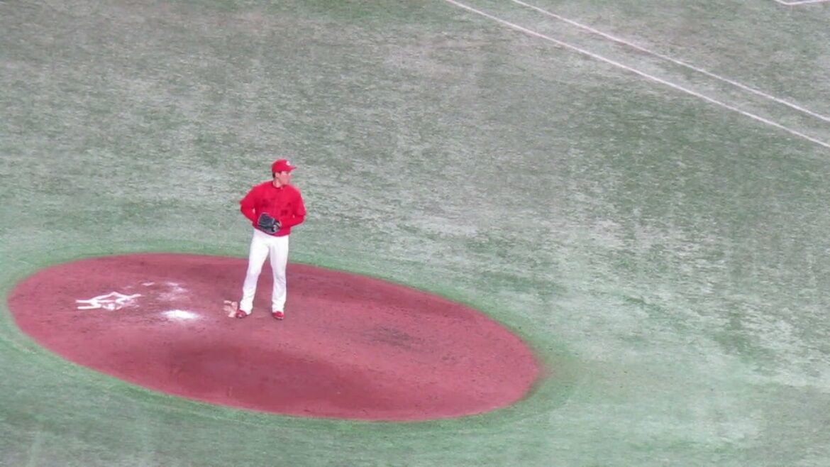 カープ栗林良吏ピッチングフォーム＜読売ジャイアンツ 対 広島カープ 2024年4月13日＞