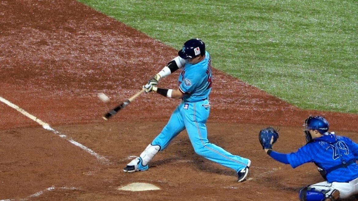 バックスクリーンへ村上宗隆ホームラン！第4号は雨を切り裂く大飛球！ 2024/04/21 東京ヤクルトスワローズ