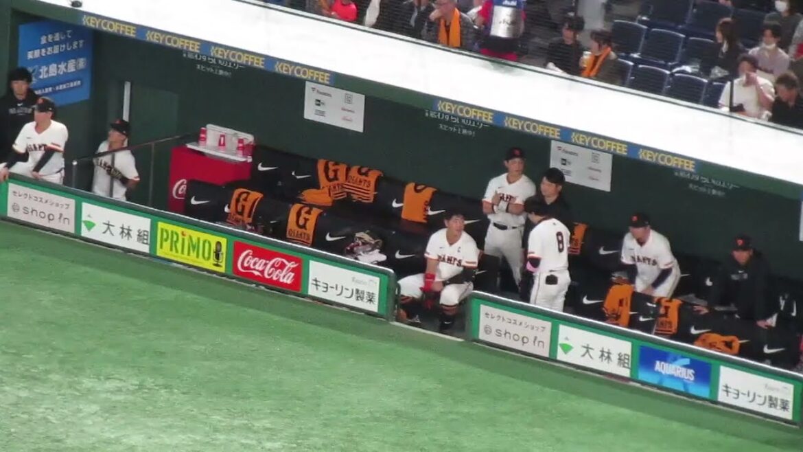 何かと失点した堀田賢慎を気にかけてあげる小林誠司2024年4月6日 読売ジャイアンツ対 横浜DeNAベイスターズ