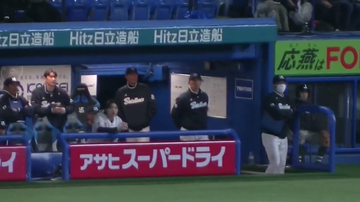 塩見泰隆ヒットでチャンスのヤクルト 菅野智之はフルカウントから素晴らしいインコースの球を青木宣親に見せる（2024年4月11日 ヤクルトスワローズ 対 読売ジャイアンツ）