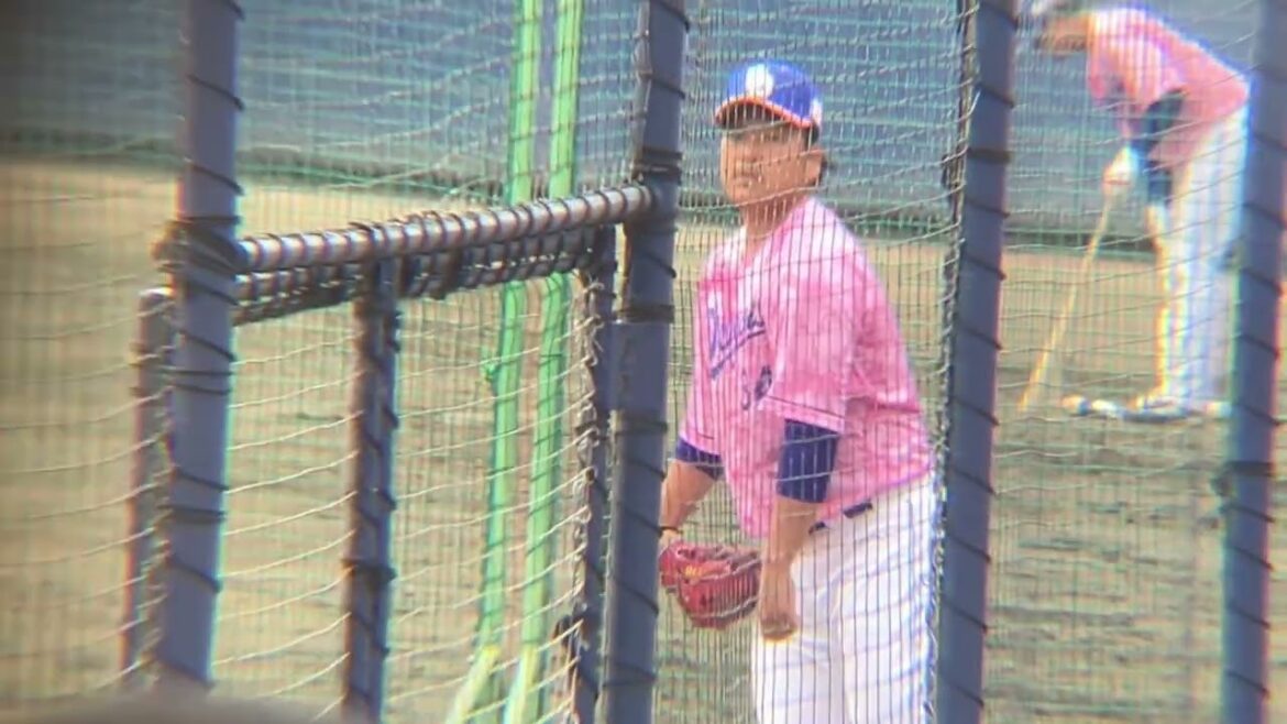 ファーム ブルペンで投球練習を行う福(2024/4/20)