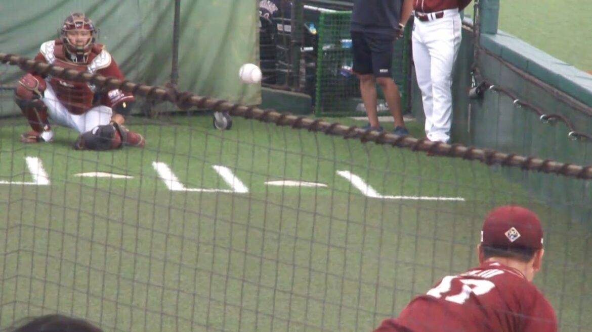 楽天 藤井聖が試合前にブルペンで投球練習　西武 vs 楽天　2024年4月21日(日) ベルーナドーム