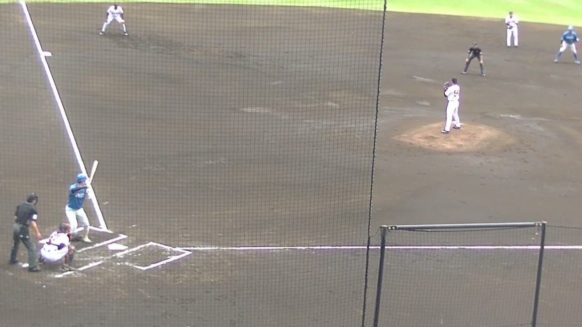 清水優心を空振り三振にとる直江大輔（2024年4月18日  読売ジャイアンツ対 日本ハムファイターズ 2軍）