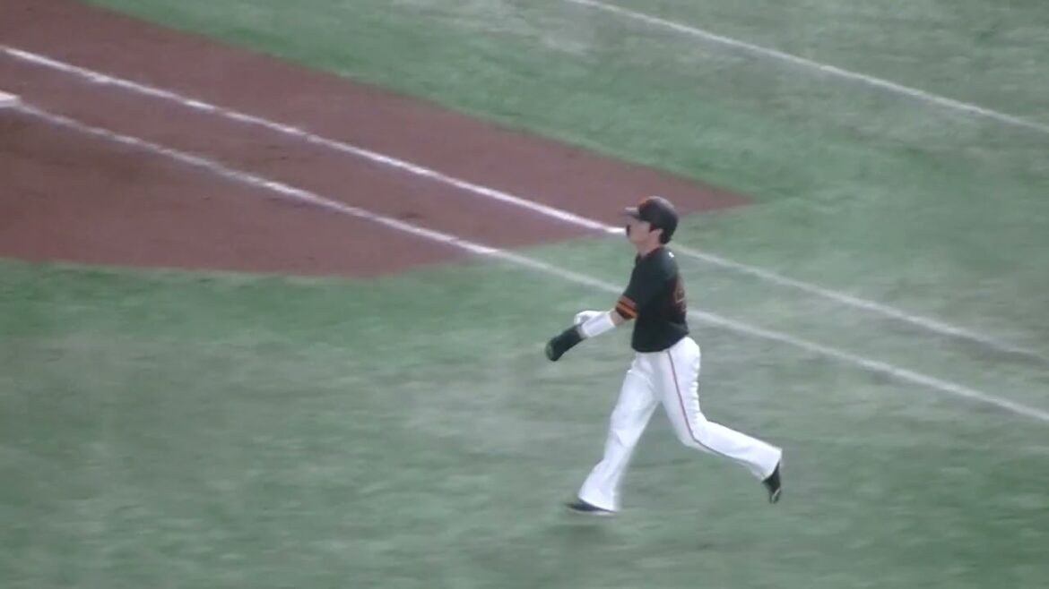 岡本和真 二塁打で代打 大城卓三で盛り上がるライトスタンド【 読売ジャイアンツ対 広島カープ2024年4月13日】