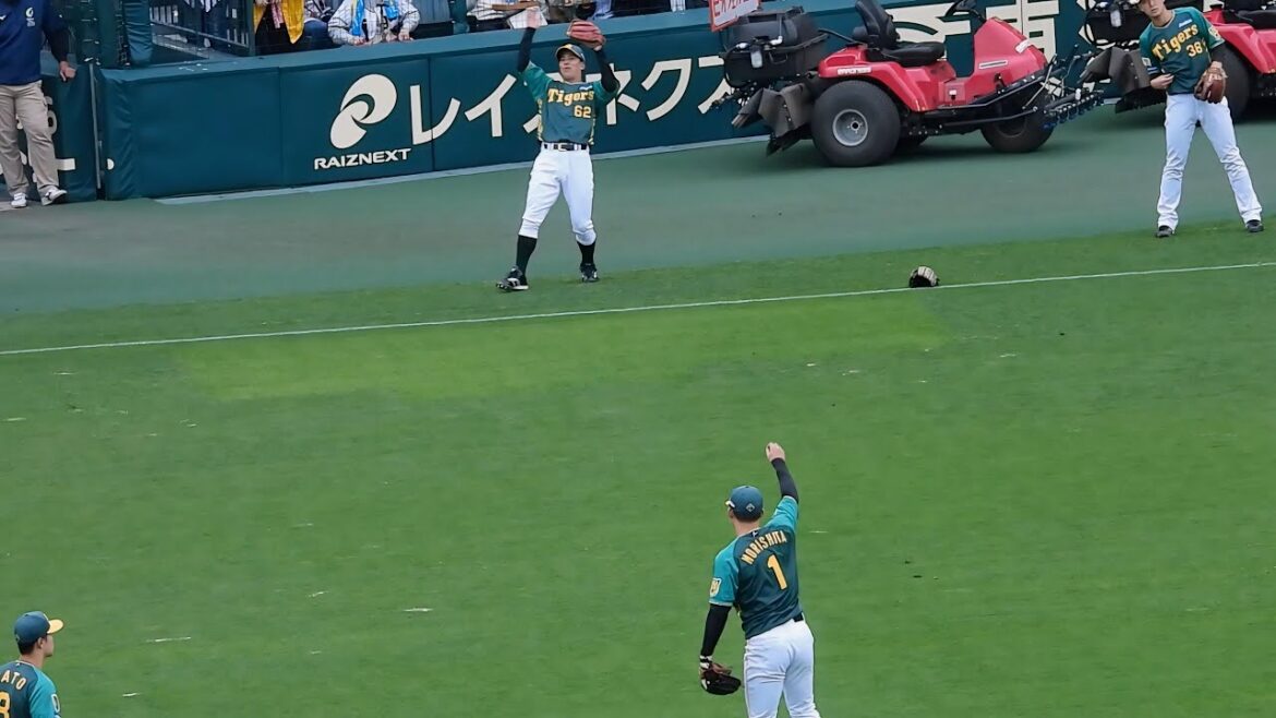 【リアクション良すぎ】森下が投げた変化球に仰け反りながら何とかキャッチする植田海 2024.4.17