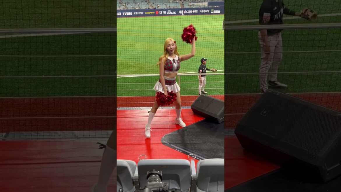 20240418 韓国プロ野球 チアリーダー kt위즈  ktwiz ktウィズ ロハスジュニア応援歌