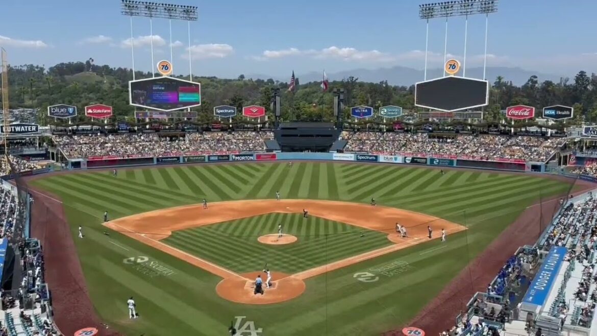 大谷翔平 176号ホームラン現地映像ライト一歩も動けず　ゴジラ松井秀喜とイチローを超えた確信歩き　ドジャース　#大谷翔平　#shoheiohtani