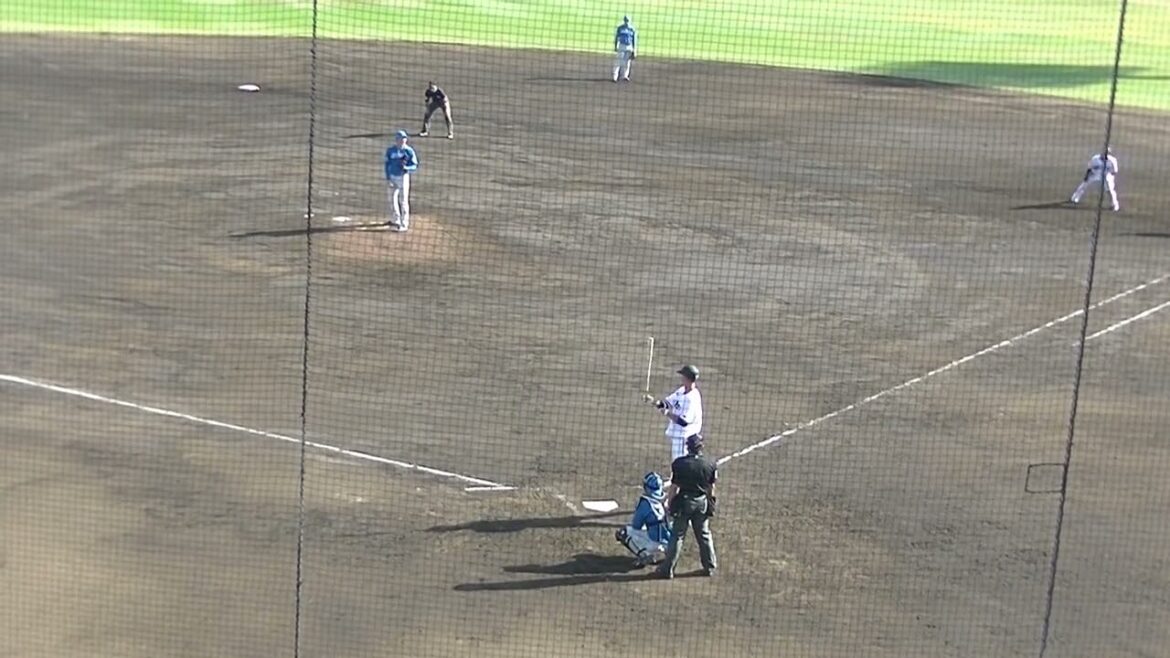 秋広優人ランナー置いてライトへヒット一、三塁を作る（読売ジャイアンツ対 日本ハムファイターズ 2軍戦2024年4月16日）