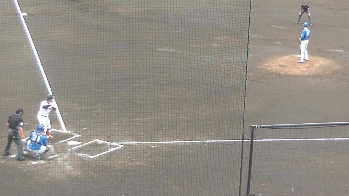 ウレーニャの打球 ショートを守る古川裕大がアウトにする（2024年4月18日  読売ジャイアンツ対 日本ハムファイターズ 2軍）