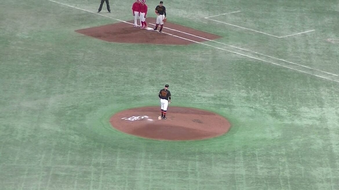 田中広輔を牽制で誘い出してアウトにした井上温大【 読売ジャイアンツ対 広島カープ2024年4月13日】