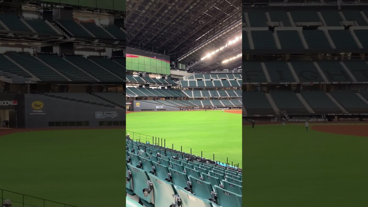 エスコンフィールド北海道・いい天気でしたが、屋根が閉じていた……けど、後に開きましたよ