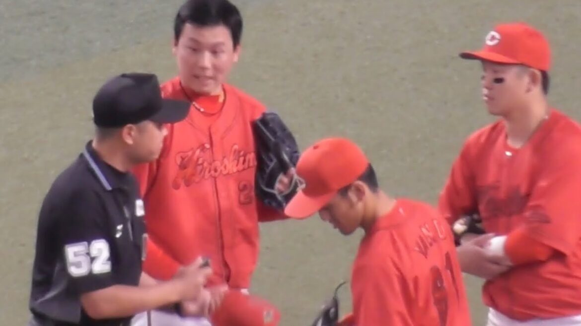 謙虚さ本当に素敵！時間だとマウンドに歩みよる審判にすみませんと頭をさげる栗林良吏！2024年4月28日