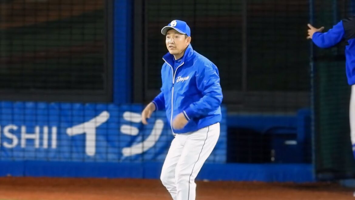 【え？リクエスト不要？！】リクエストする気満々でグラウンドに出てくるも選手から不要と言われてUターンでベンチに戻る立浪監督 2024.4.10