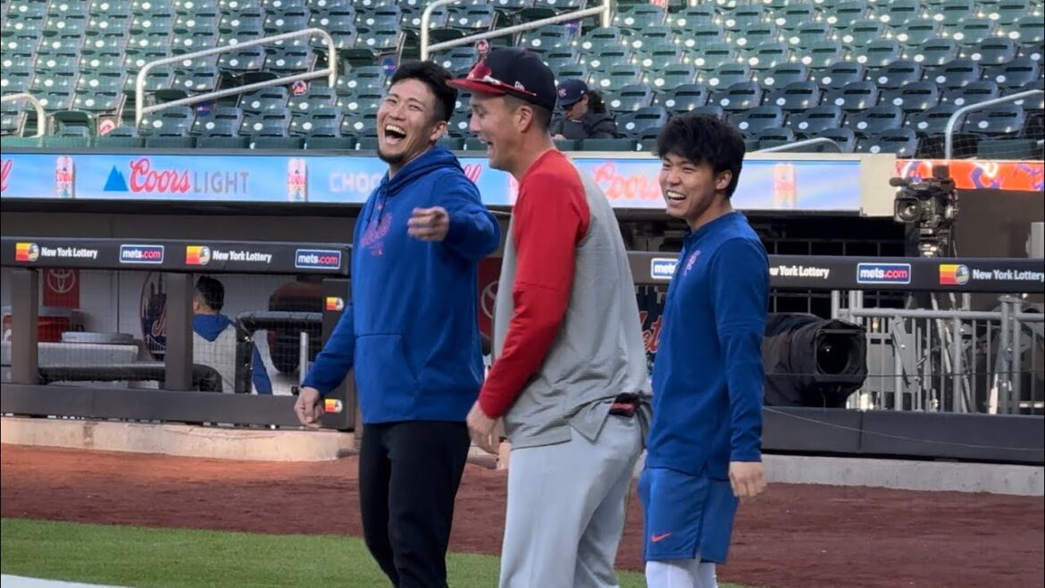 千賀滉大選手とラーズ・ヌートバー選手 通訳ヒロさん交えて談笑