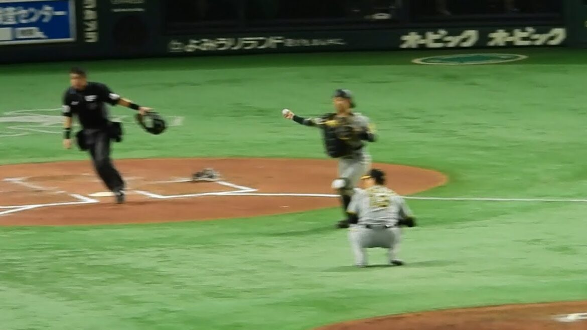 【消えたファースト】大山も中野もおらん！？誰もいない一塁に気づき慌てて送球キャンセルしようとするも間に合わず大暴投する坂本誠志郎 2024.5.4